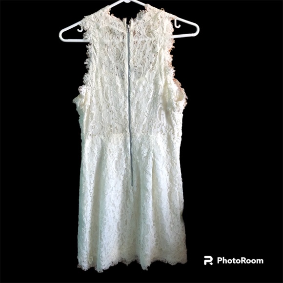 Classy white mini dress, zipper back, large - Picture 2 of 3